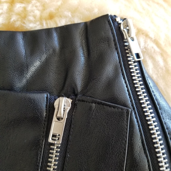 Set It Off TOBI Faux Leather Skirt in Black - Picture 13 of 16